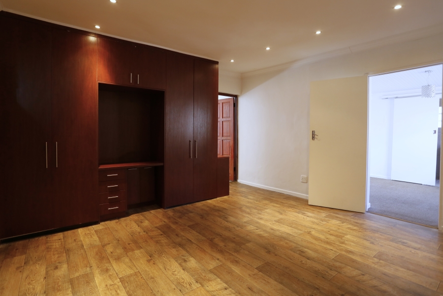 To Let 4 Bedroom Property for Rent in Tokai Western Cape